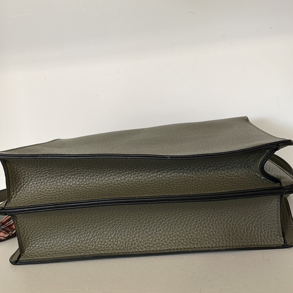 Steve Madden very Dark Gray Green Handbag Crossbody Hand straps Snap Zip Closure - Picture 10 of 10